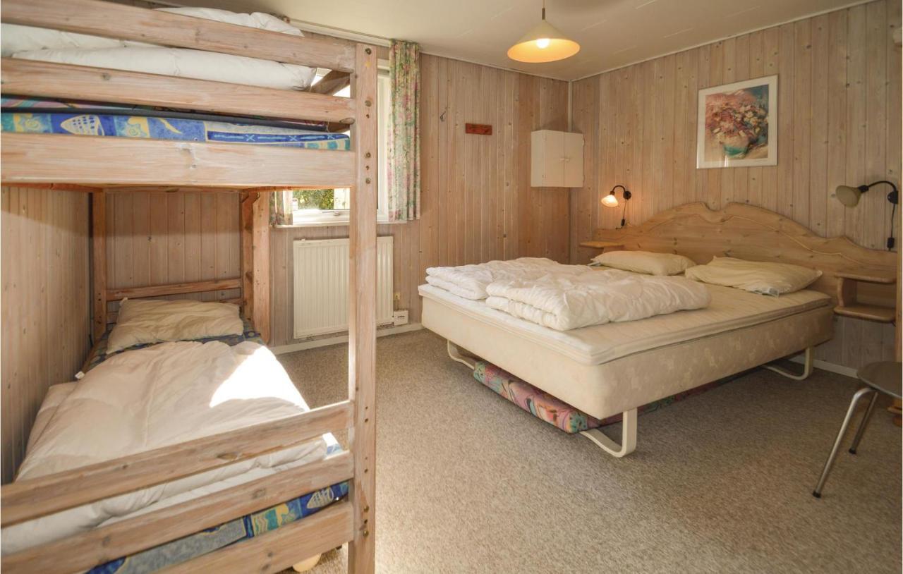 3 Bedroom Amazing Home In Fars 瓦尔普松 外观 照片